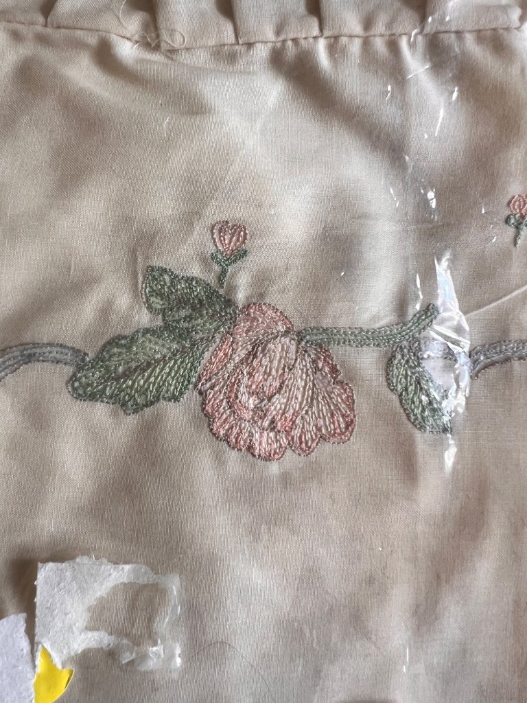 Lucille Embroidered Apron Set Half Apron 18"X19" Full Apron 26"X30" Beige Floral — image 3 of 6